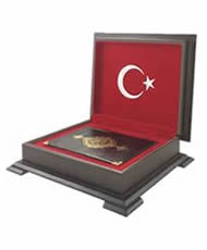 Ay Yıdızlı Kur'an