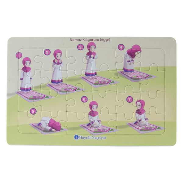 Ayşe's Performing Salah (24-piece Jigsaw)