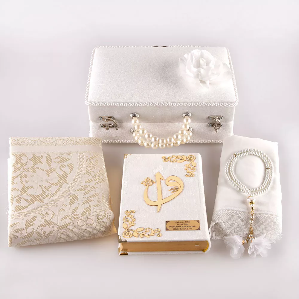 HAYRAT NEŞRİYAT - Boncuklu Kutu Çeyizlik, Şal + Seccade + Tesbih + Kuran Hediye Seti (Orta B. Kadife, Beyaz)