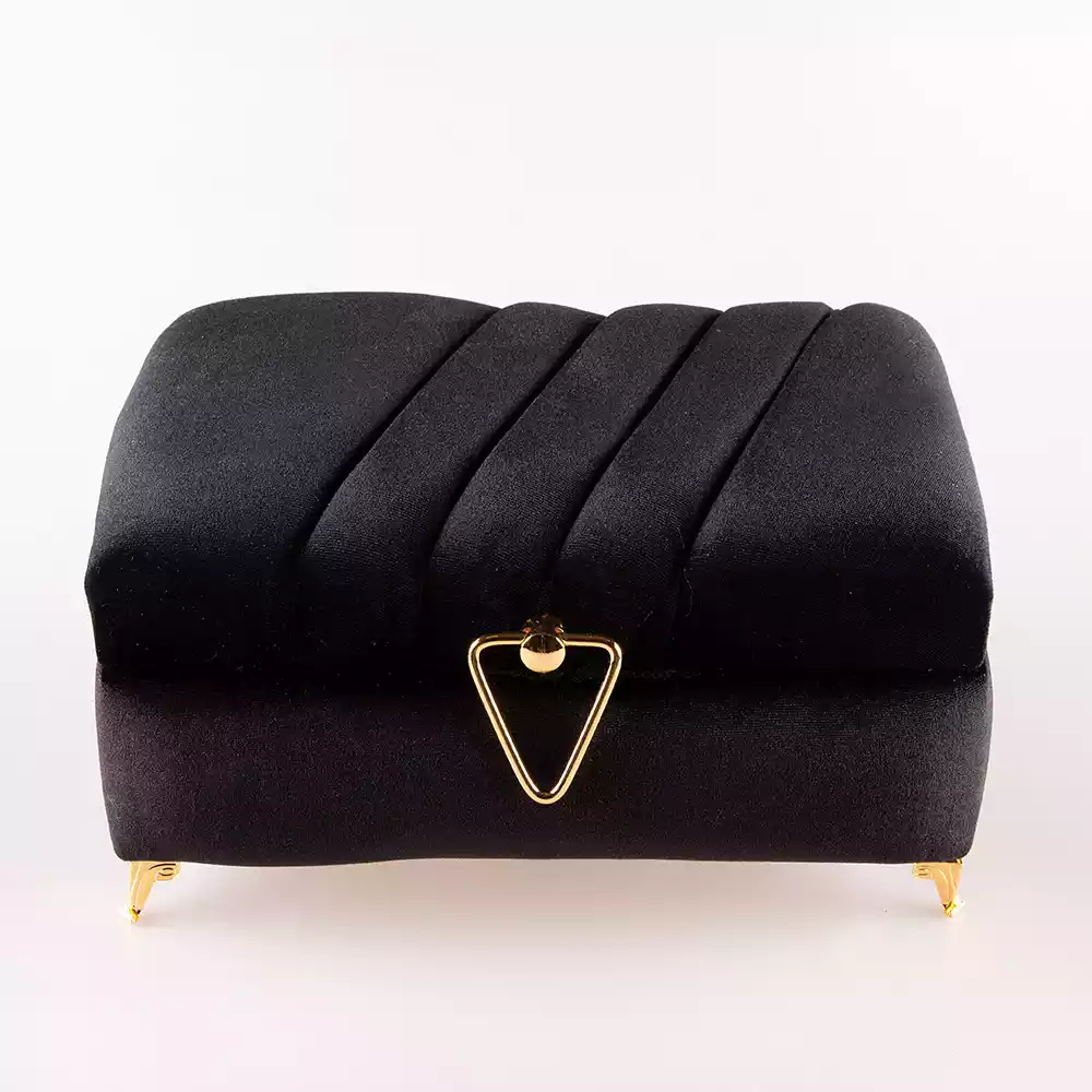 HAYRAT NEŞRİYAT - Çizgili Kutu Çeyizlik, Şal + Seccade + Tesbih + Kuran Hediye Seti (Çanta B. Kadife, Siyah, Elif-Vav) HAYRAT NEŞRİYAT - Çizgili Kutu Çeyizlik, Şal + Seccade + Tesbih + Kuran Hediye Seti (Çanta B. Kadife, Siyah, Elif-Vav)