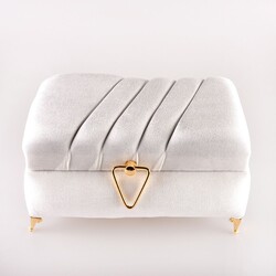 HAYRAT NEŞRİYAT - Çizgili Kutu Çeyizlik, Seccade + Tesbih + Kuran Hediye Seti (Çanta Boy, Kadife, Beyaz, Elif-Vav)