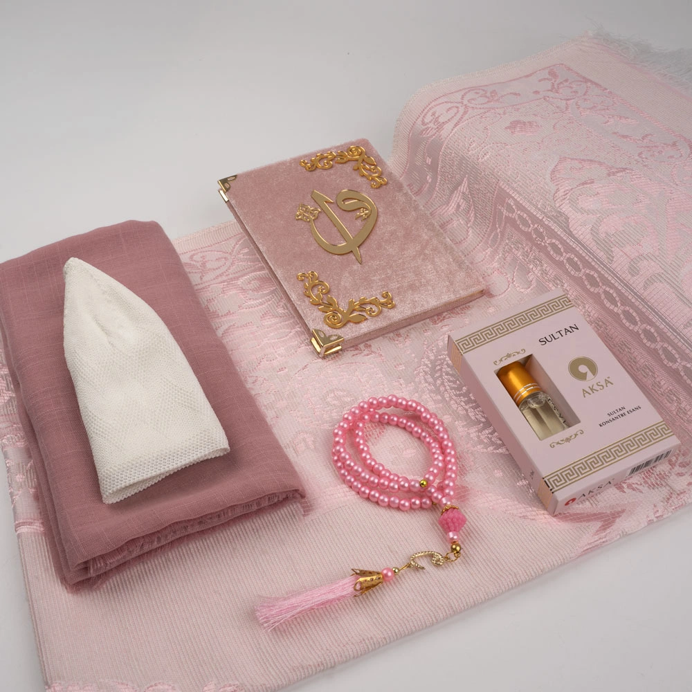 Eşarp + Takke + Seccade + Tesbih + Esans + Raşel Yasin Hediye Seti (Çanta Boy, Pembe)