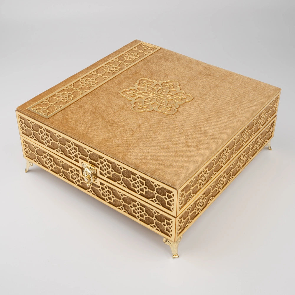 HAYRAT NEŞRİYAT - Kuran + Seccade + Tesbih Hediye Seti (Orta Boy, Raşel Kare Kutu, Gold) HAYRAT NEŞRİYAT - Kuran + Seccade + Tesbih Hediye Seti (Orta Boy, Raşel Kare Kutu, Gold)