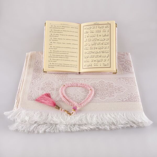 Prayer Mat + Salah Beads + Yasin Gift Set (Bag Size, Powder Pink)