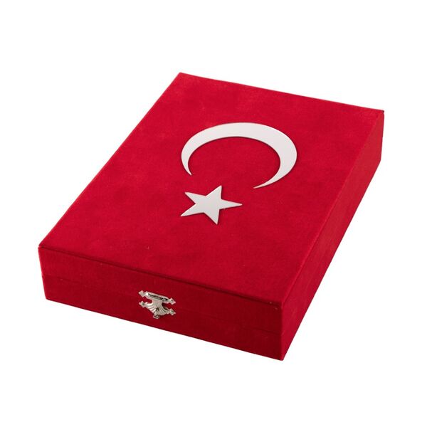 Qur'an Al-Kareem With Velvet Box (Medium Size, Alif - Waw Cover, Red)