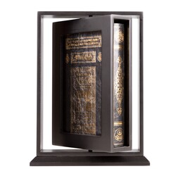 Qur'an Al-Kareem With Wooden Box (Medium Size - Vertical) - Thumbnail