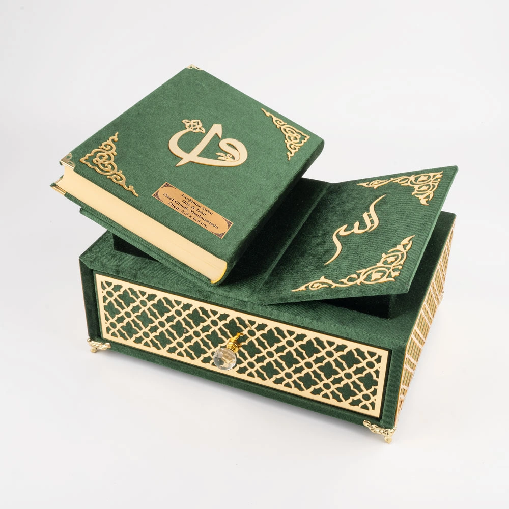 Raşel Kaplama, Çekmeceli Rahleli Kur'an-ı Kerim (Orta Boy, Yeşil) Raşel Kaplama, Çekmeceli Rahleli Kur'an-ı Kerim (Orta Boy, Yeşil)