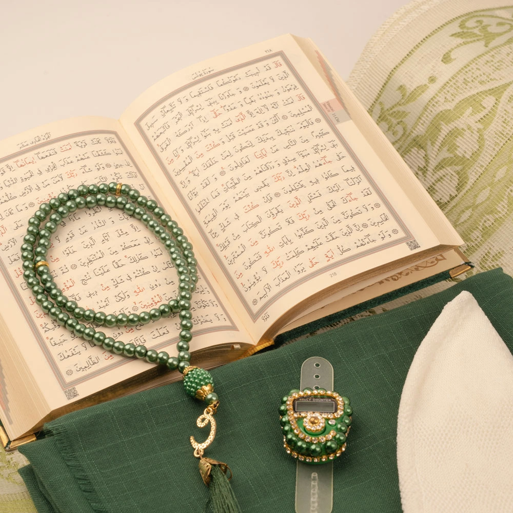 Eşarp + Takke + Seccade + Tesbih + Zikirmatik + Kuran Hediye Seti (Çanta Boy, Yeşil) - Thumbnail