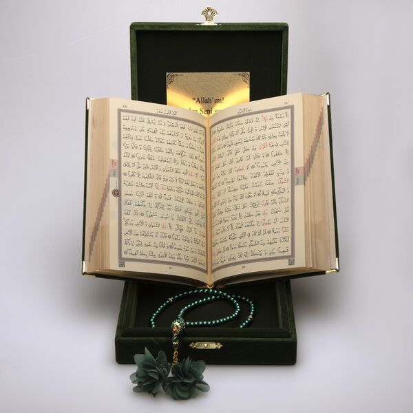Salah Beads + Quran Gift Set (Bag Size, Box, Green)
