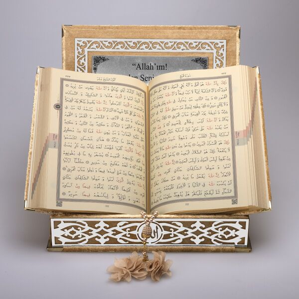 Salah Beads + Quran Gift Set (Medium Size, Gold, Silver Plexy)