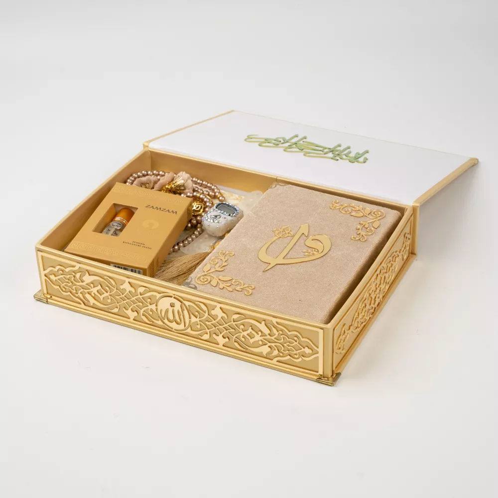 HAYRAT NEŞRİYAT - Seccade + Tesbih + Çanta Boy Kuran Hediye Seti (Termo Deri Kutu)