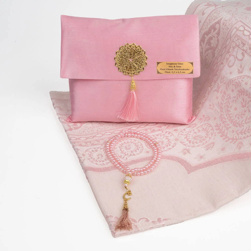 HAYRAT NEŞRİYAT - Seccade + Tesbih Hediye Seti (Şantuk Kese, Bebe Pembe) 