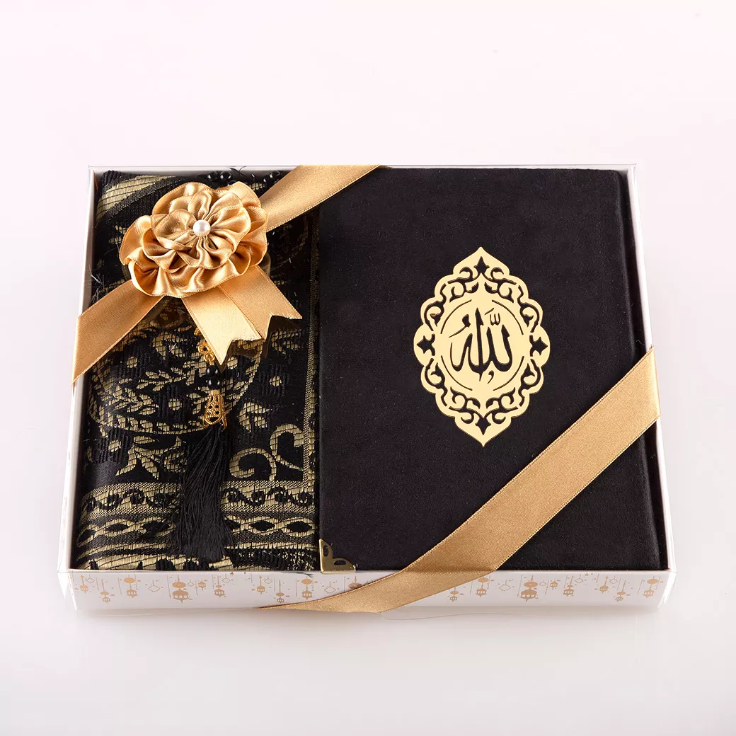 HAYRAT NEŞRİYAT - Seccade + Tesbih + Kuran Hediye Seti (Orta Boy, Kadife, Siyah, Lafzatullah) 