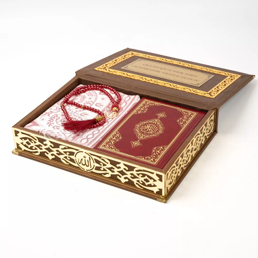 Seccade + Vavlı İnci Tesbih + Çanta boy Kuran Hediye Seti (Termo Deri Kutulu)