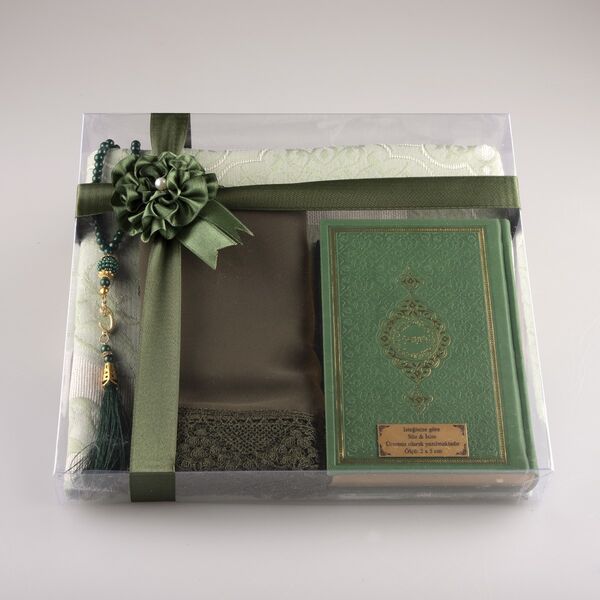 Shawl + Prayer Mat + Salah Beads + Quran Gift Set (Bag Size, Green) 