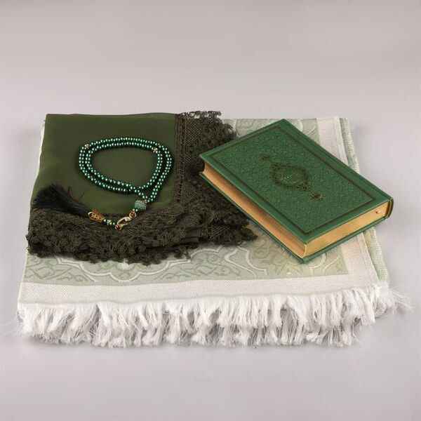 Shawl + Prayer Mat + Salah Beads + Quran Gift Set (Bag Size, Green)