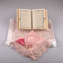 Shawl + Prayer Mat + Salah Beads + Quran Gift Set (Bag Size, Powder Pink) - Thumbnail