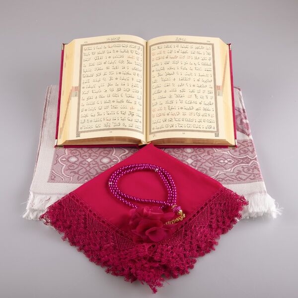 Shawl + Prayer Mat + Salah Beads + Velvet Bound Quran Gift Set (Hafiz Size, Fuchsia Pink)