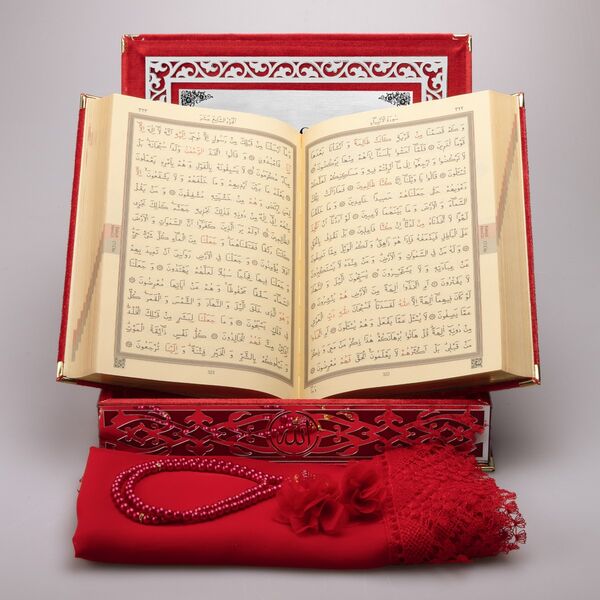 Shawl + Salah Beads + Crescent and Star Quran Gift Set (Medium Size, Red, Silver Plexy)