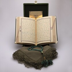 Shawl + Salah Beads + Quran Gift Set (Bag Size, Box, Green) - Thumbnail