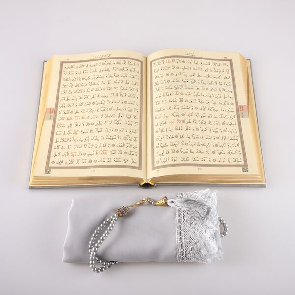 Shawl + Salah Beads + Quran Gift Set (Bag Size, Grey)