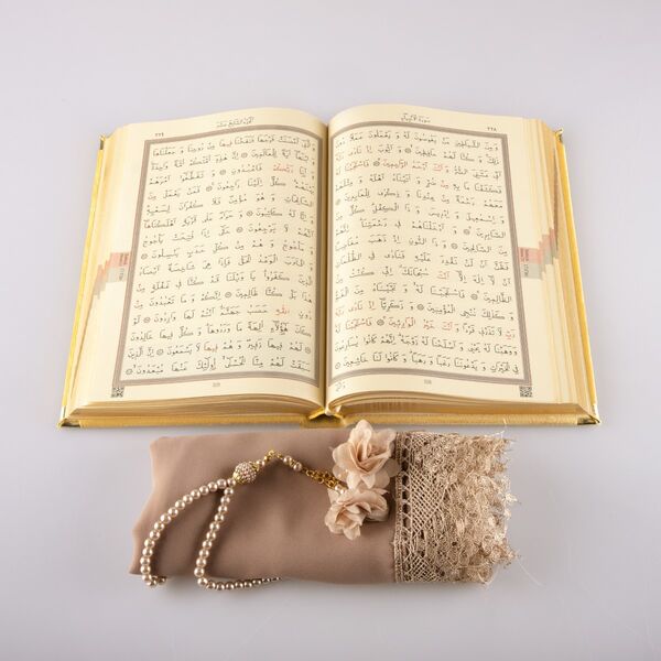 Shawl + Salah Beads + Quran Gift Set (Bag Size, Velvet, Gold)