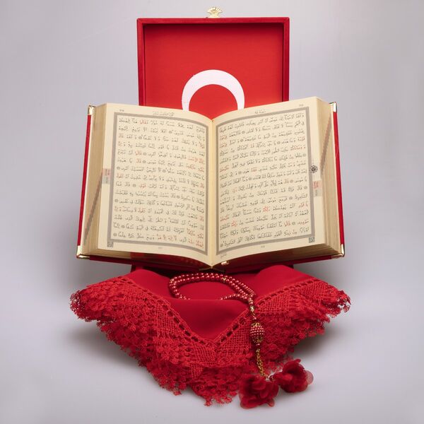 Shawl + Salah Beads + Quran Gift Set (Bookrest Size, Box, Red)