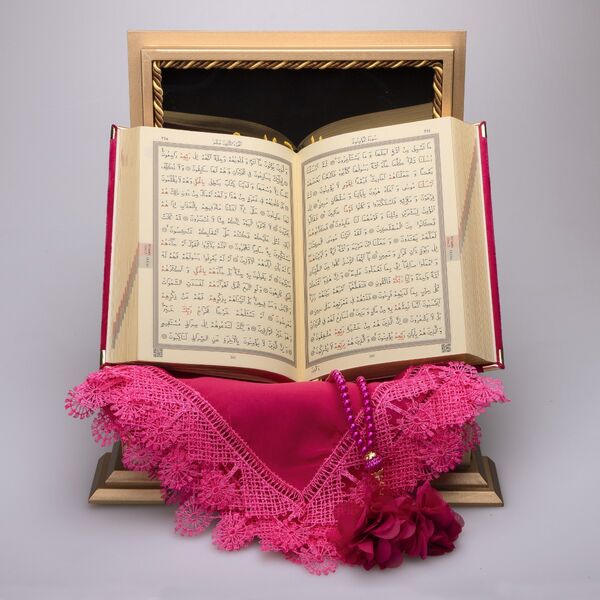 Shawl + Salah Beads + Quran Gift Set (Hafiz Size, Velvet, Fuchsia Pink)