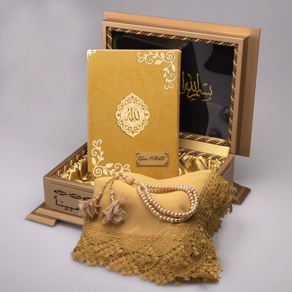Shawl + Salah Beads + Quran Gift Set (Hafiz Size, Velvet, Gold)