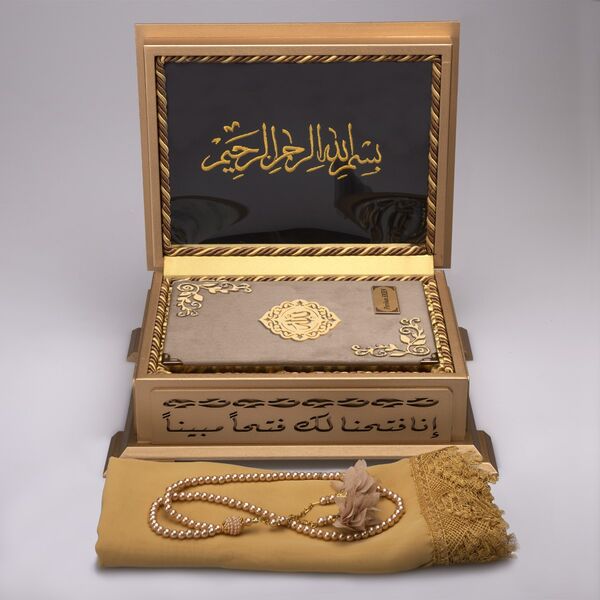 Shawl + Salah Beads + Quran Gift Set (Hafiz Size, Velvet, Mink)