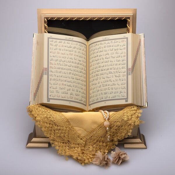 Shawl + Salah Beads + Quran Gift Set (Hafiz Size, Velvet, Mink)