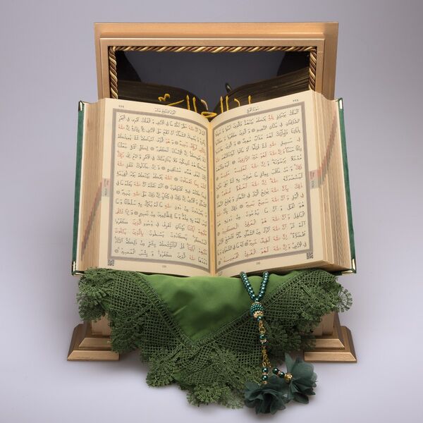 Shawl + Salah Beads + Quran Gift Set (Hafiz Size, Velvet, Olive Green)