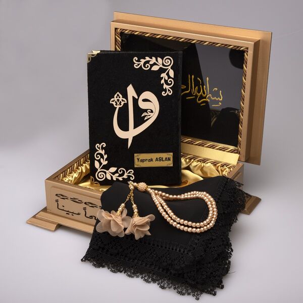 Shawl + Salah Beads + Quran Gift Set (Hafiz Size, Wooden Box, Black)