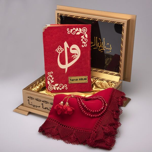 Shawl + Salah Beads + Quran Gift Set (Hafiz Size, Wooden Box, Red)