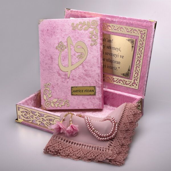 Shawl + Salah Beads + Quran Gift Set (Medium Size, Powder Pink, Gold Plexy)